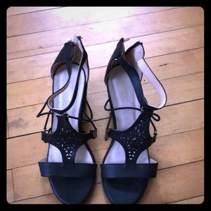 Black zip up heels excellent condition!